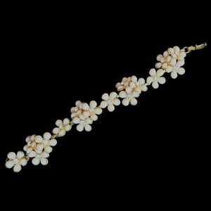 Vintage Daisy Cluster Rhinestone Center Bracelet Light Pink